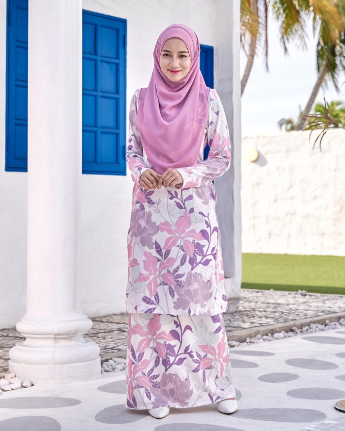 Baju Kurung Pahang Laura Printed 9.0 - Silky Carnation - Image 3
