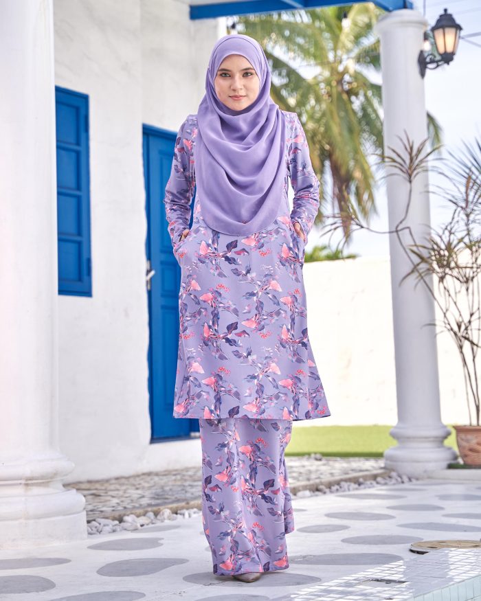 Baju Kurung Pahang Laura Printed 9.0 - Violet Paradise - Image 3