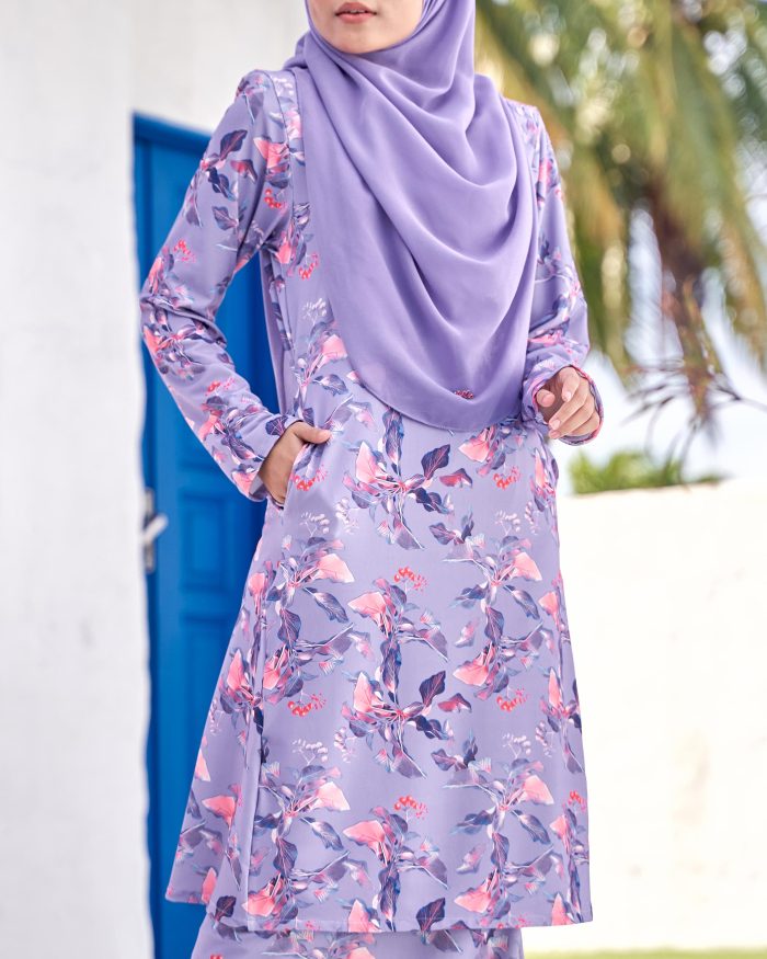 Baju Kurung Pahang Laura Printed 9.0 - Violet Paradise - Image 4