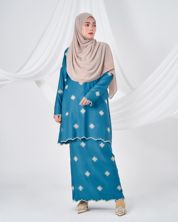 Baju Kurung Sulam Songket Tun Teja - Melati Deep Turquoise - Image 3