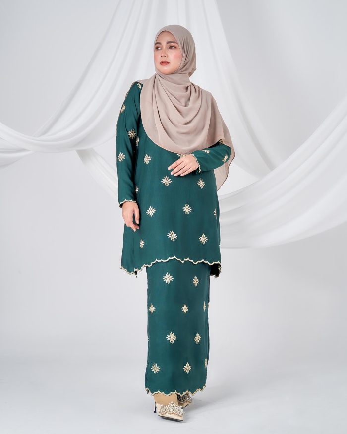 Baju Kurung Sulam Songket Tun Teja - Melati Emerald Green