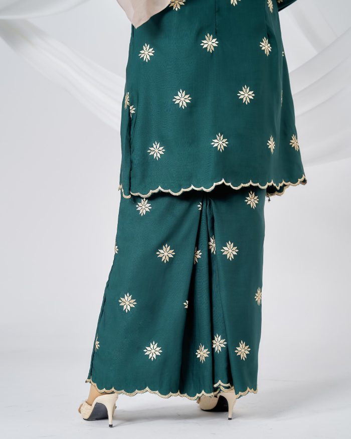 Baju Kurung Sulam Songket Tun Teja - Melati Emerald Green - Image 5