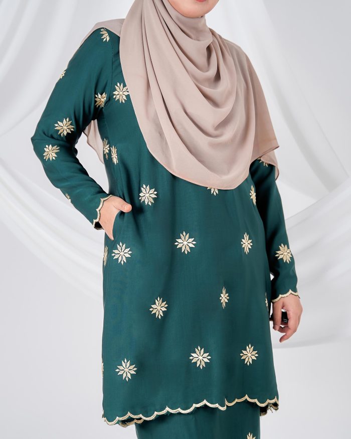 Baju Kurung Sulam Songket Tun Teja - Melati Emerald Green - Image 6