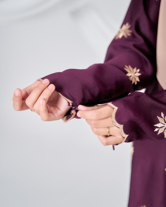 Baju Kurung Sulam Songket Tun Teja - Melati Magenta - Image 6