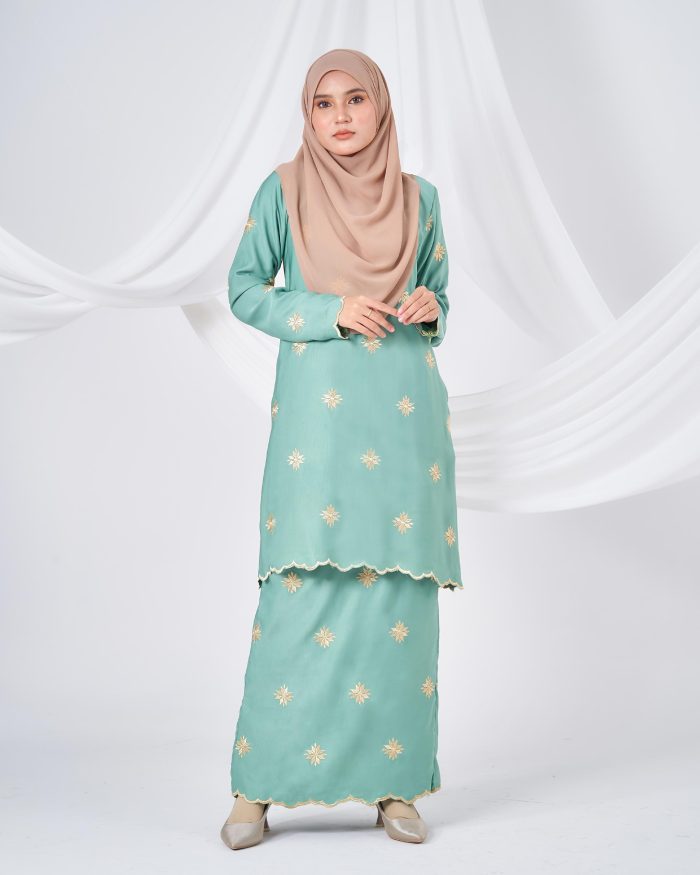 Baju Kurung Sulam Songket Tun Teja - Melati Pistachio Green - Image 4