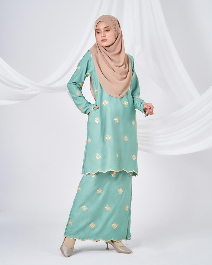 Baju Kurung Sulam Songket Tun Teja - Melati Pistachio Green - Image 2