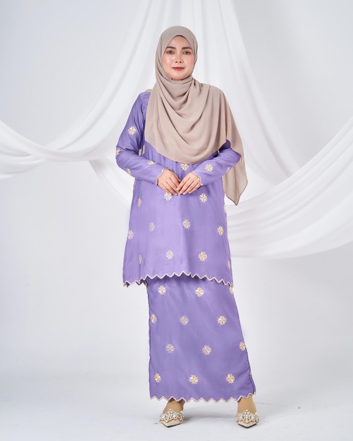 Baju Kurung Sulam Songket Tun Teja - Teratai Fragrant Lilac - Image 3