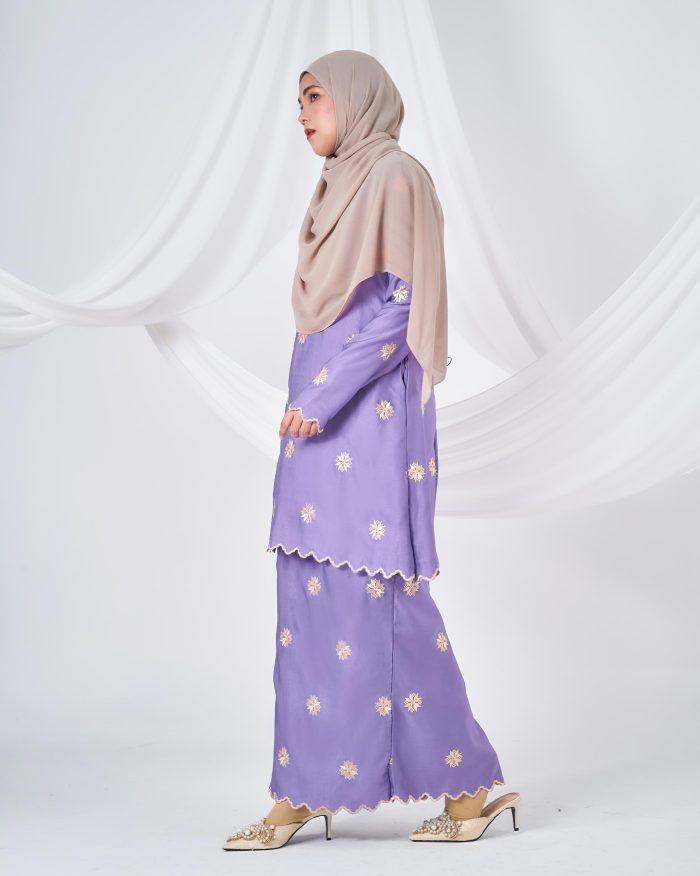 Baju Kurung Sulam Songket Tun Teja - Teratai Fragrant Lilac - Image 2