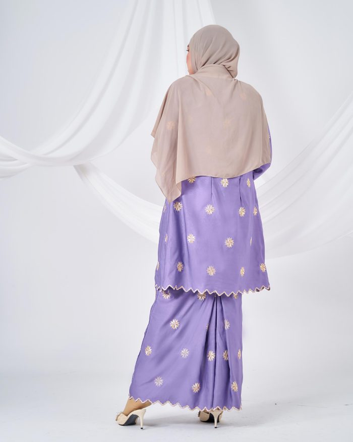 Baju Kurung Sulam Songket Tun Teja - Teratai Fragrant Lilac - Image 4