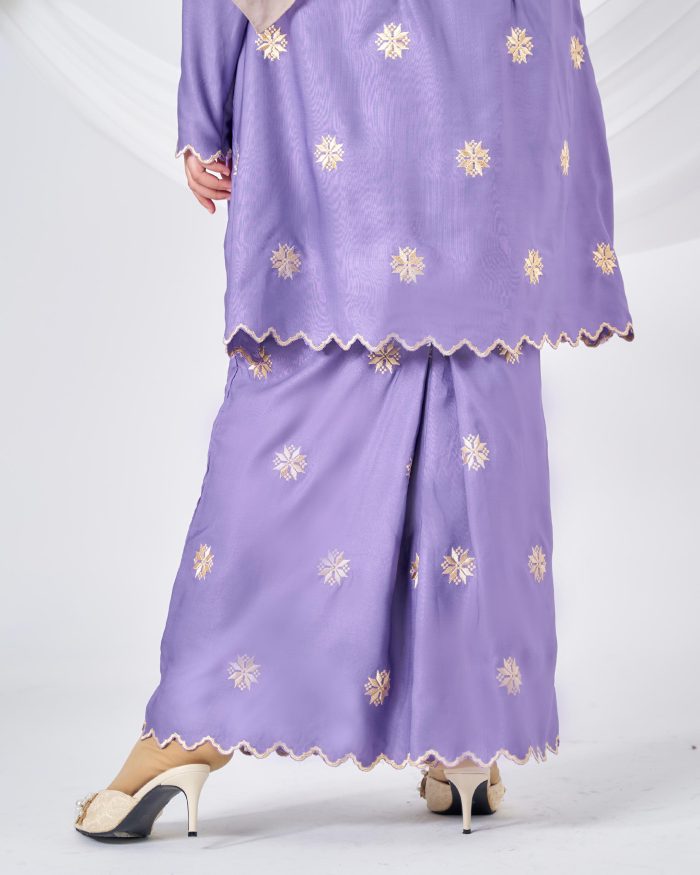 Baju Kurung Sulam Songket Tun Teja - Teratai Fragrant Lilac - Image 5