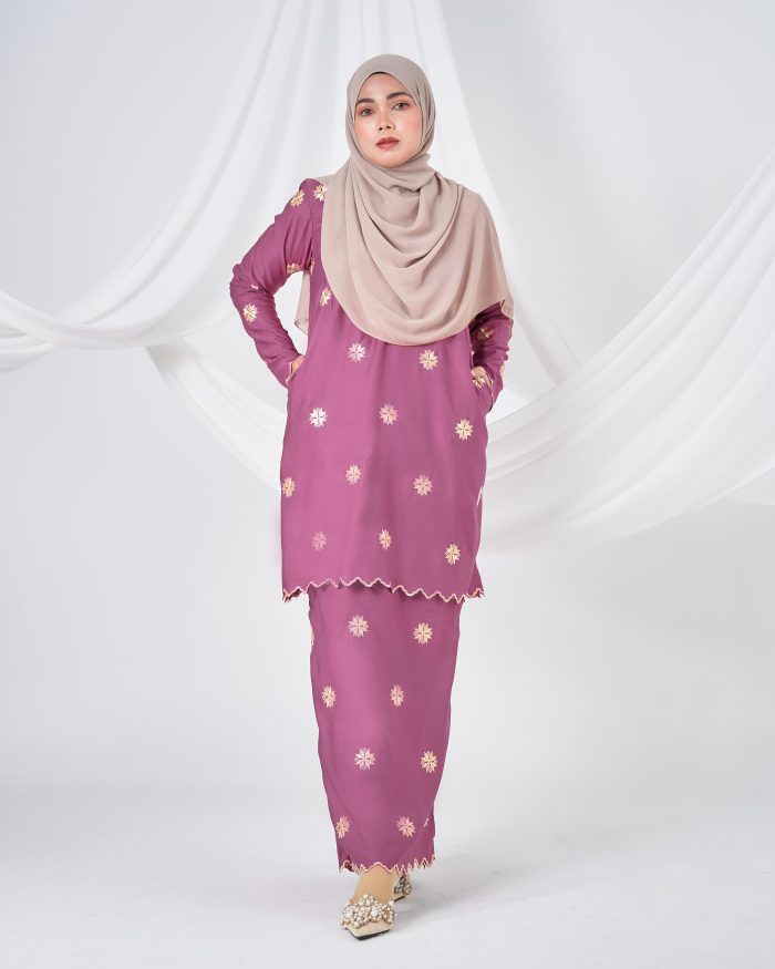 Baju Kurung Sulam Songket Tun Teja - Teratai Soft Magenta - Image 2