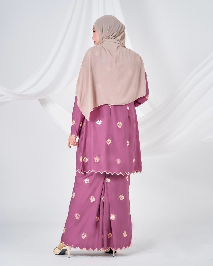 Baju Kurung Sulam Songket Tun Teja - Teratai Soft Magenta - Image 4