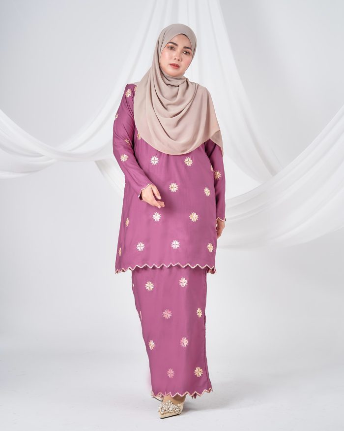 Baju Kurung Sulam Songket Tun Teja - Teratai Soft Magenta