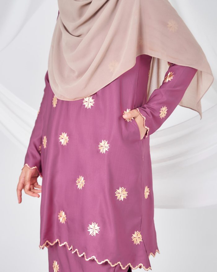 Baju Kurung Sulam Songket Tun Teja - Teratai Soft Magenta - Image 6