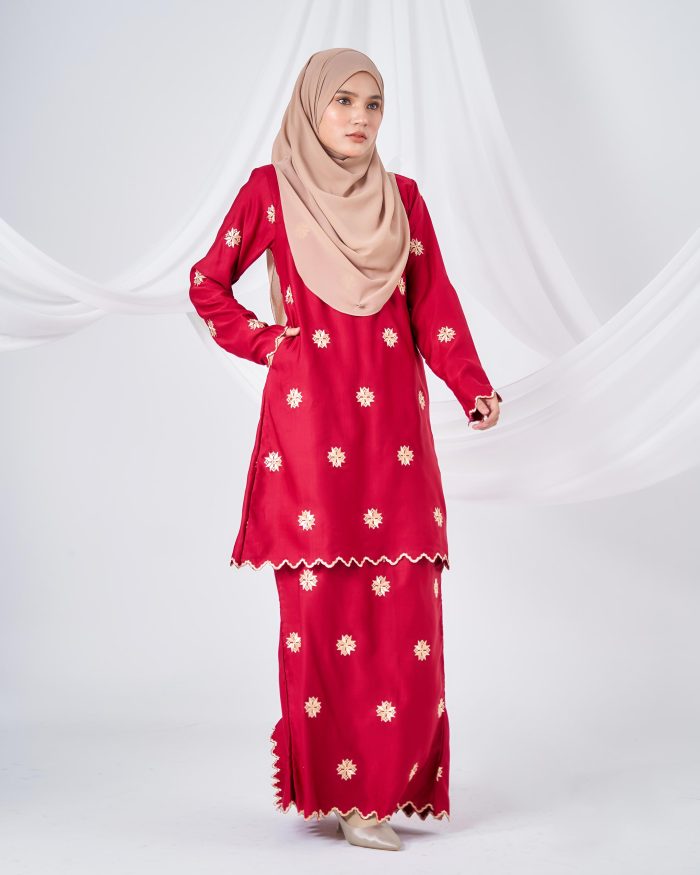 Baju Kurung Sulam Songket Tun Teja - Teratai Maroon Red - Image 2