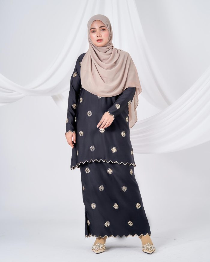 Baju Kurung Sulam Songket Tun Teja - Teratai Matte Black - Image 3