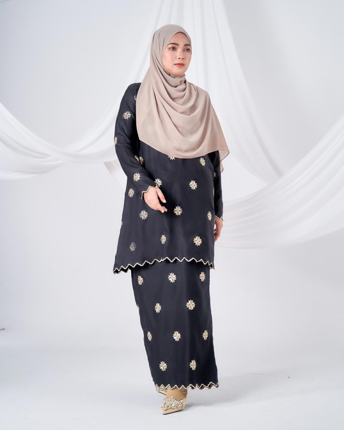 Baju Kurung Sulam Songket Tun Teja - Teratai Matte Black