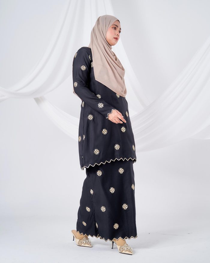 Baju Kurung Sulam Songket Tun Teja - Teratai Matte Black - Image 2