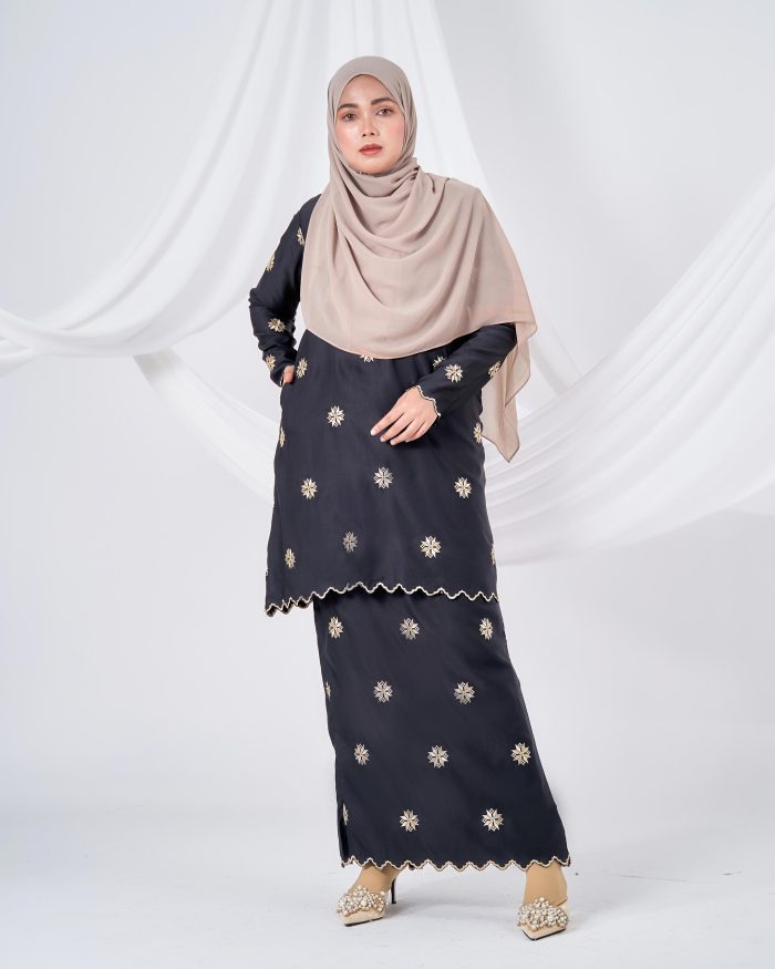 Baju Kurung Sulam Songket Tun Teja - Teratai Matte Black - Image 5