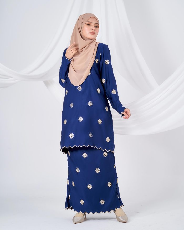 Baju Kurung Sulam Songket Tun Teja - Teratai Navy Blue - Image 2