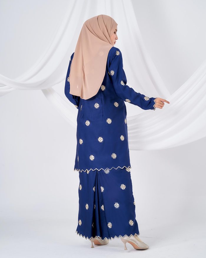 Baju Kurung Sulam Songket Tun Teja - Teratai Navy Blue - Image 4