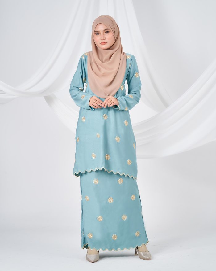 Baju Kurung Sulam Songket Tun Teja - Teratai Pastel Mint - Image 3