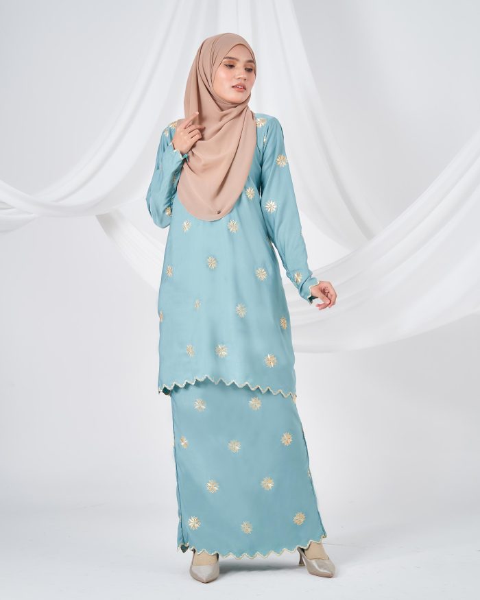 Baju Kurung Sulam Songket Tun Teja - Teratai Pastel Mint - Image 2