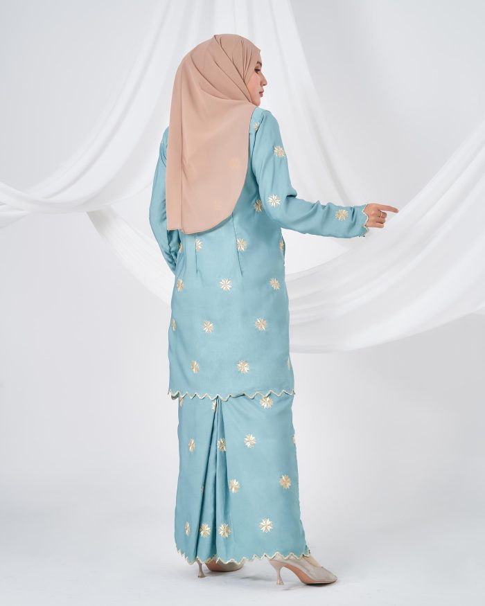 Baju Kurung Sulam Songket Tun Teja - Teratai Pastel Mint - Image 4