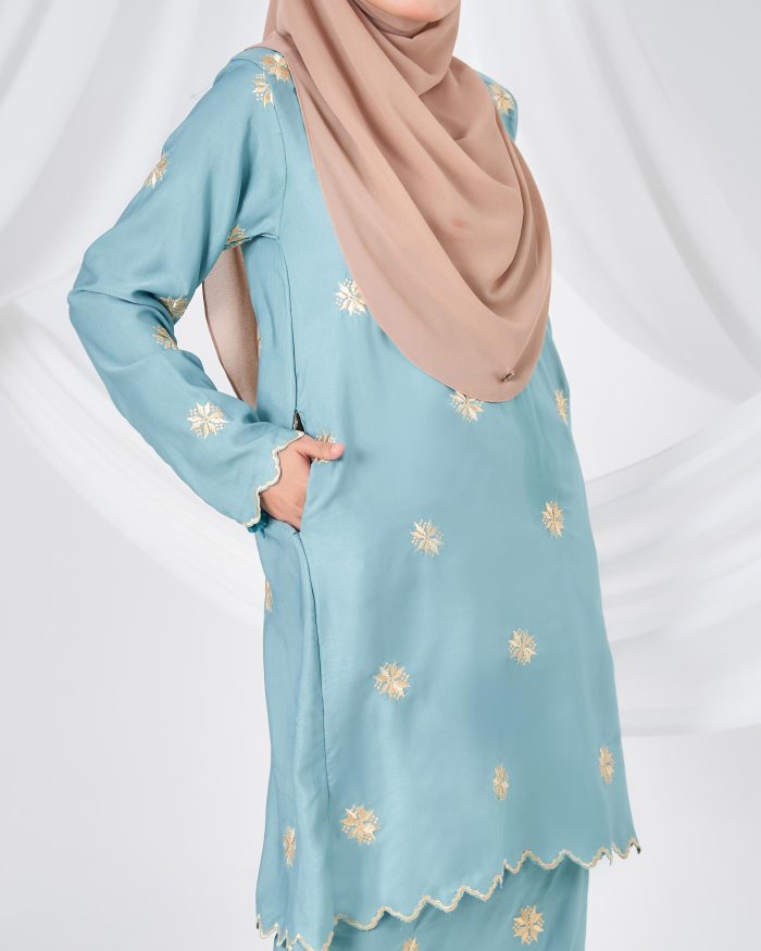 Baju Kurung Sulam Songket Tun Teja - Teratai Pastel Mint - Image 6