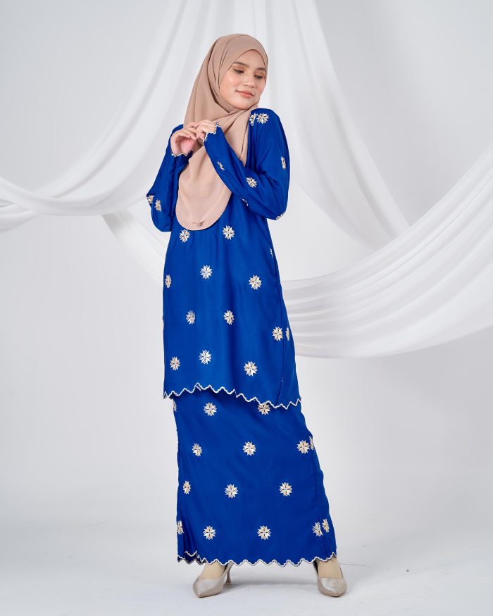 Baju Kurung Sulam Songket Tun Teja - Teratai Royal Blue