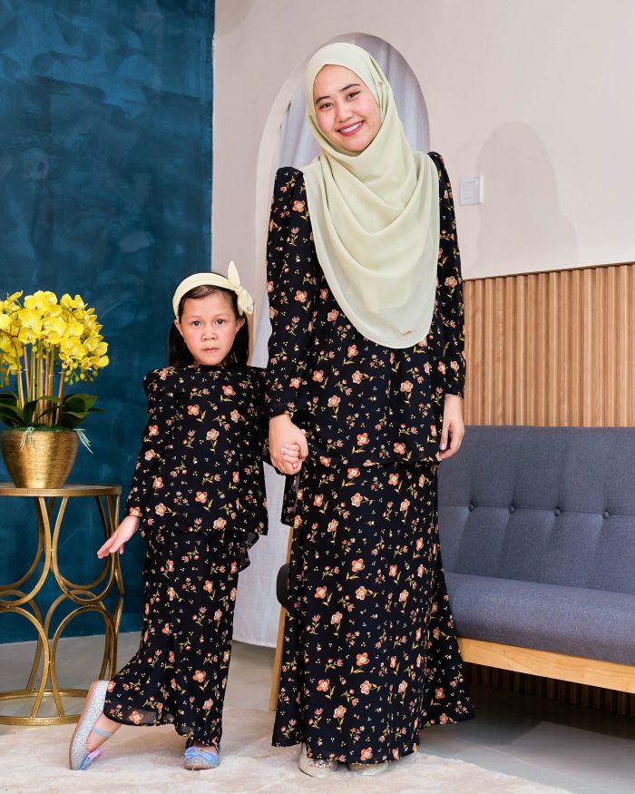 Baju Kurung Moden Chiffon Puffy Sandra Kids - Carnation Black - Image 5