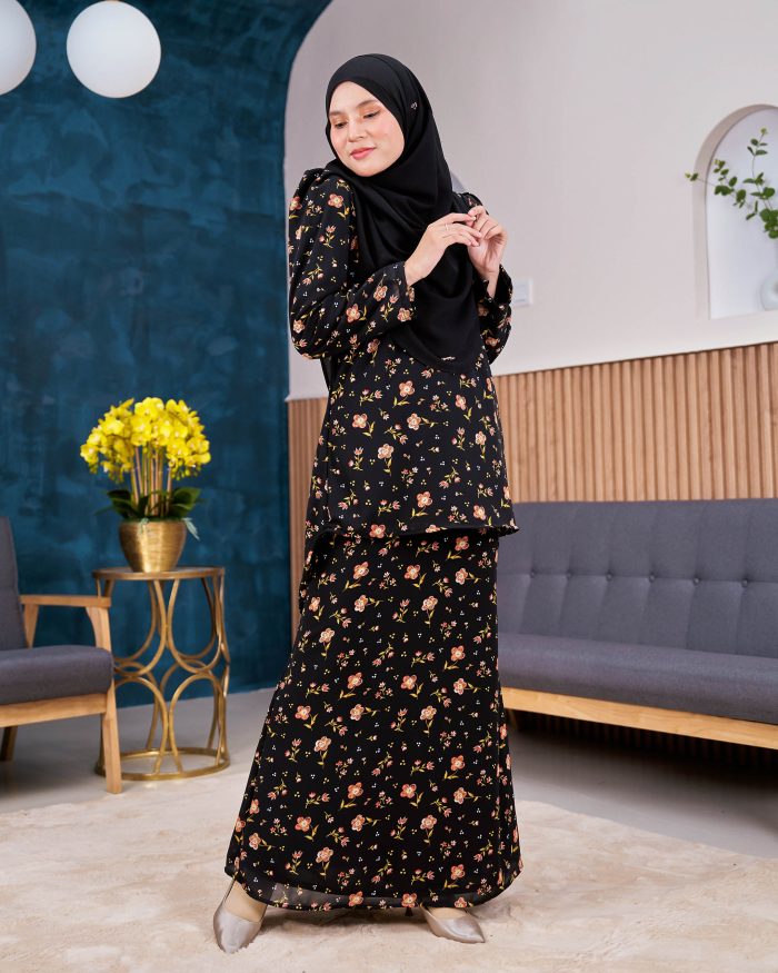 Baju Kurung Moden Chiffon Puffy Sandra - Carnation Black - Image 4