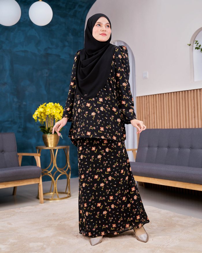 Baju Kurung Moden Chiffon Puffy Sandra - Carnation Black - Image 3