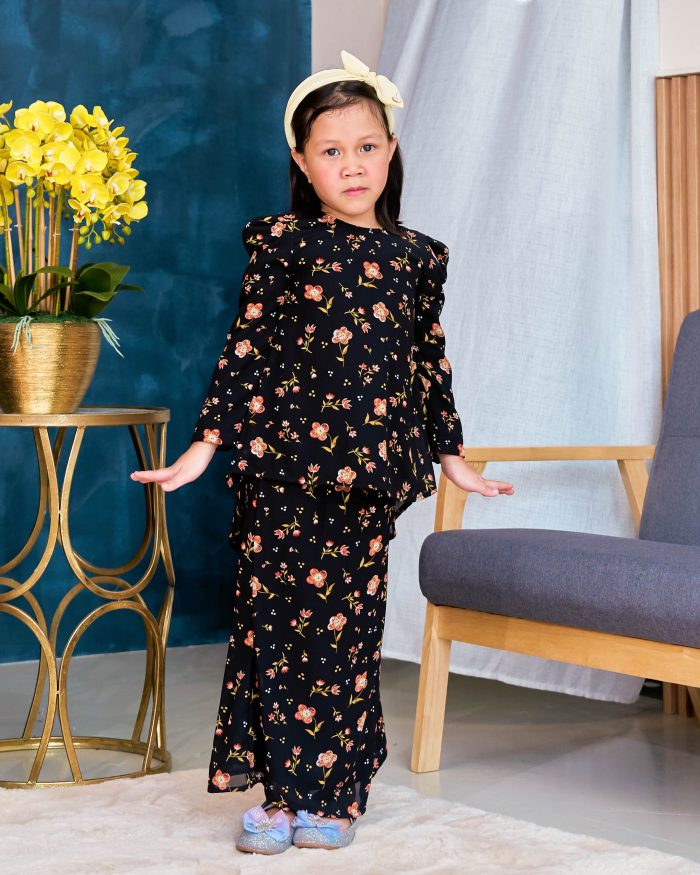 Baju Kurung Moden Chiffon Puffy Sandra Kids - Carnation Black - Image 2