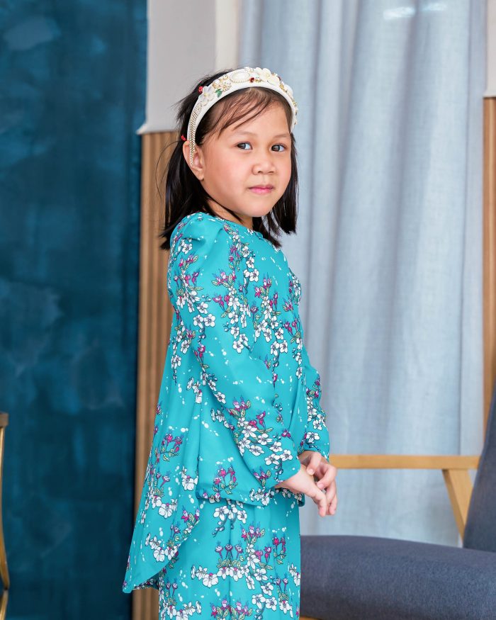 Baju Kurung Moden Chiffon Puffy Sandra Kids - Turquoise Gloria - Image 5