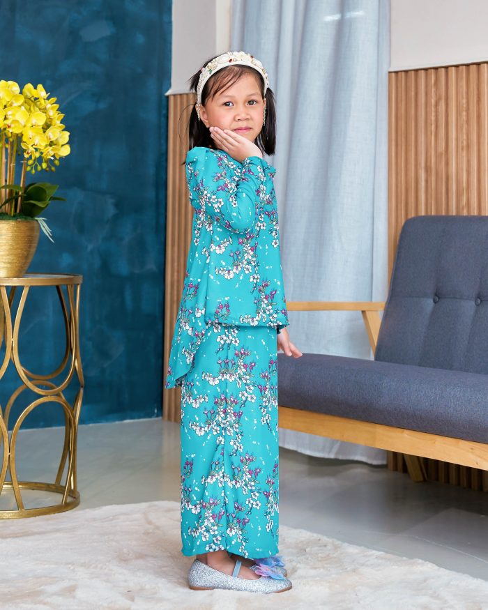 Baju Kurung Moden Chiffon Puffy Sandra Kids - Turquoise Gloria - Image 3