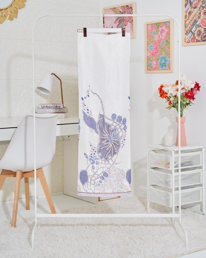 Kain Pasang Satin Silk Jacquard Arjuna - White Grey