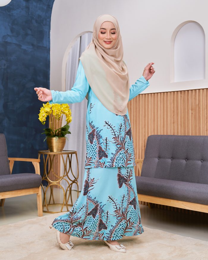 Baju Kurung Moden Batik Sultanah - Antartika Aqua Blue - Image 3