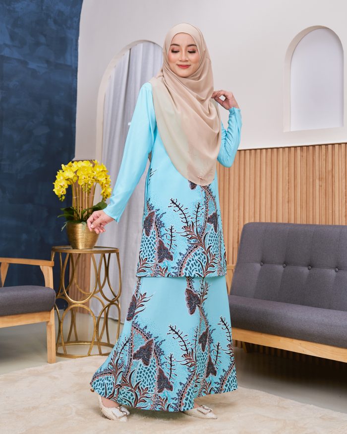 Baju Kurung Moden Batik Sultanah - Antartika Aqua Blue - Image 4