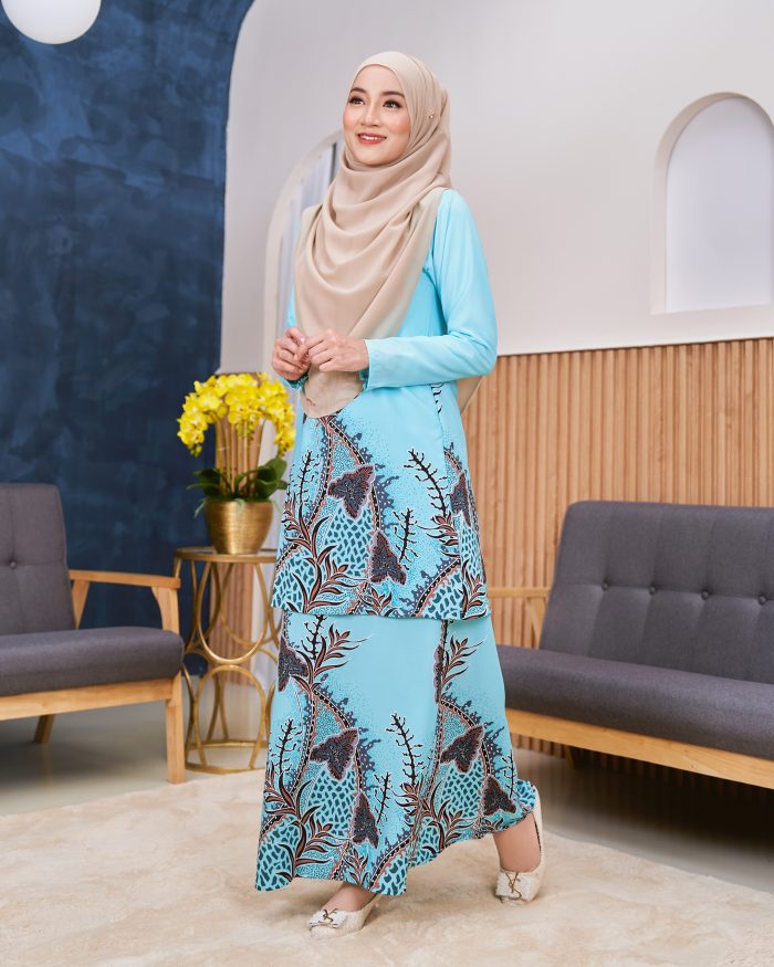 Baju Kurung Moden Batik Sultanah - Antartika Aqua Blue - Image 2