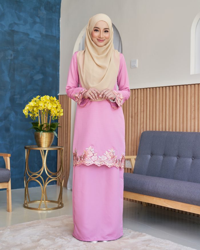 Baju Kurung Lace Safaira - Carnation Pink - Image 4