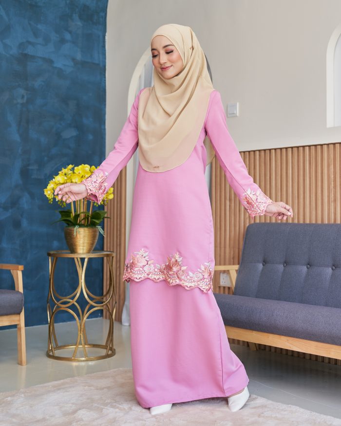 Baju Kurung Lace Safaira - Carnation Pink - Image 2