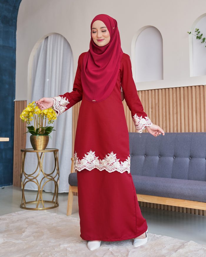 Baju Kurung Lace Safaira - Chilli Red - Image 3