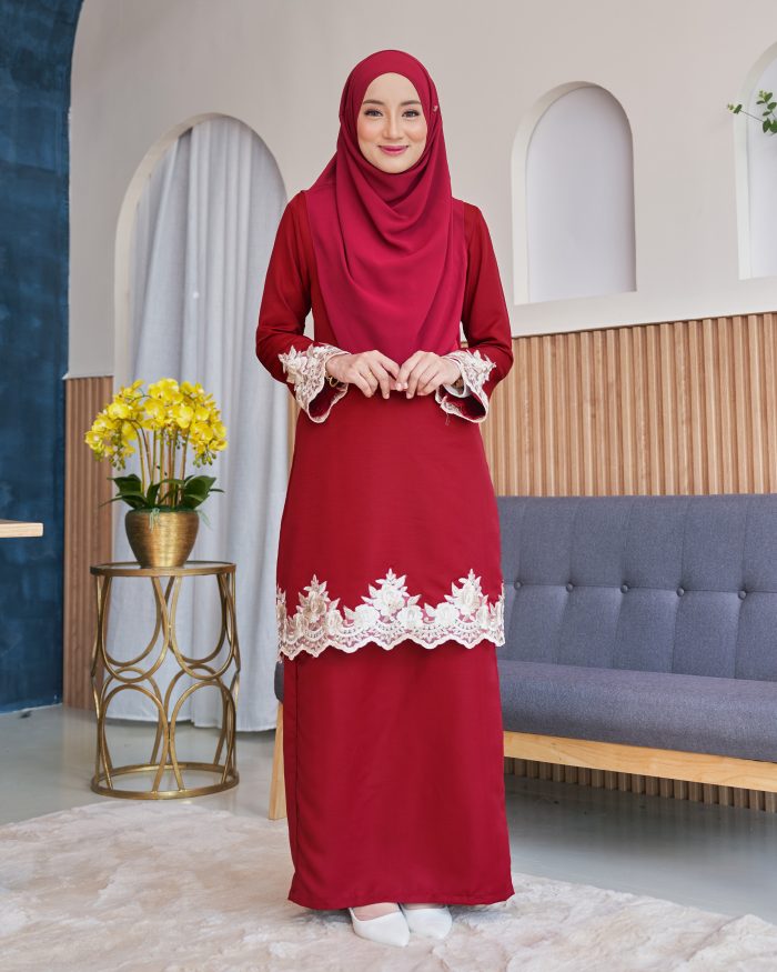 Baju Kurung Lace Safaira - Chilli Red - Image 4