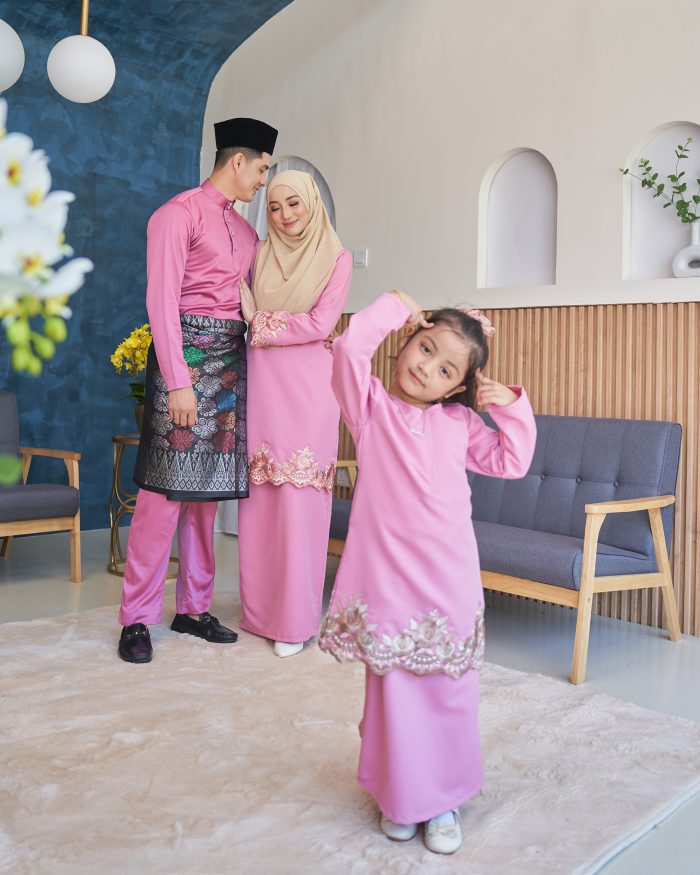 Baju Kurung Lace Safaira Kids - Taffy Pink - Image 4