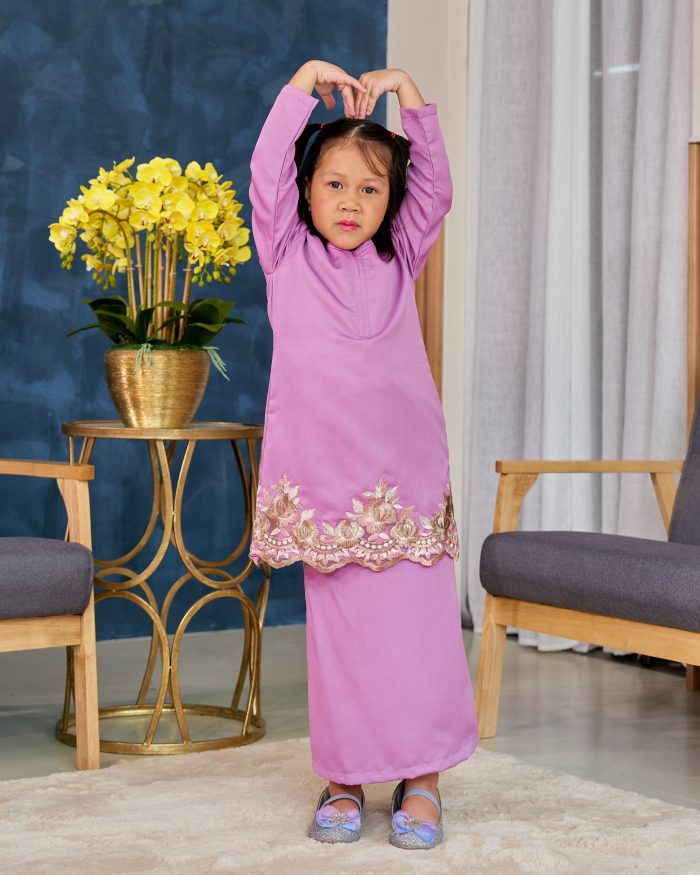 Baju Kurung Lace Safaira Kids - Munsell Purple - Image 4