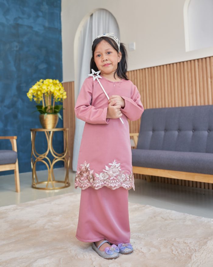 Baju Kurung Lace Safaira Kids - Taffy Pink - Image 2