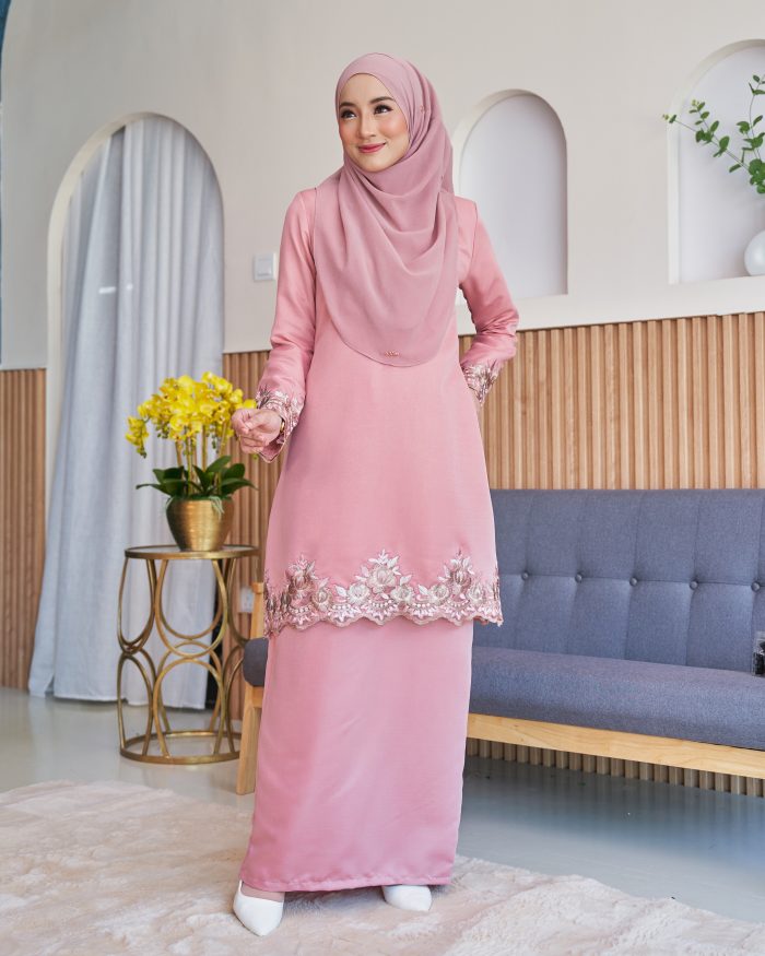 Baju Kurung Lace Safaira - Taffy Pink