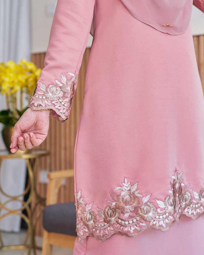 Baju Kurung Lace Safaira - Taffy Pink - Image 5