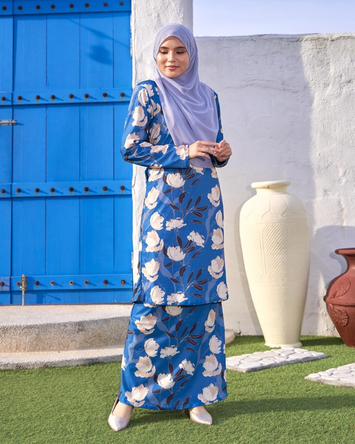 Baju Kurung Pahang Laura Printed 10.0 - Aegean Carnation - Image 2